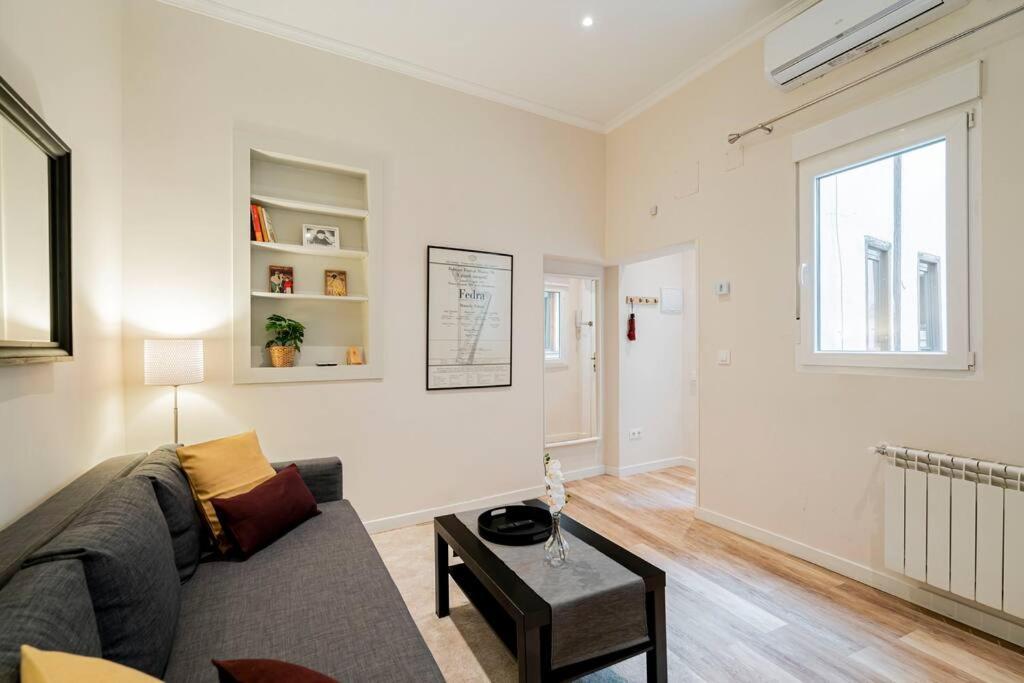 Victor Apartments Prado Мадрид Экстерьер фото